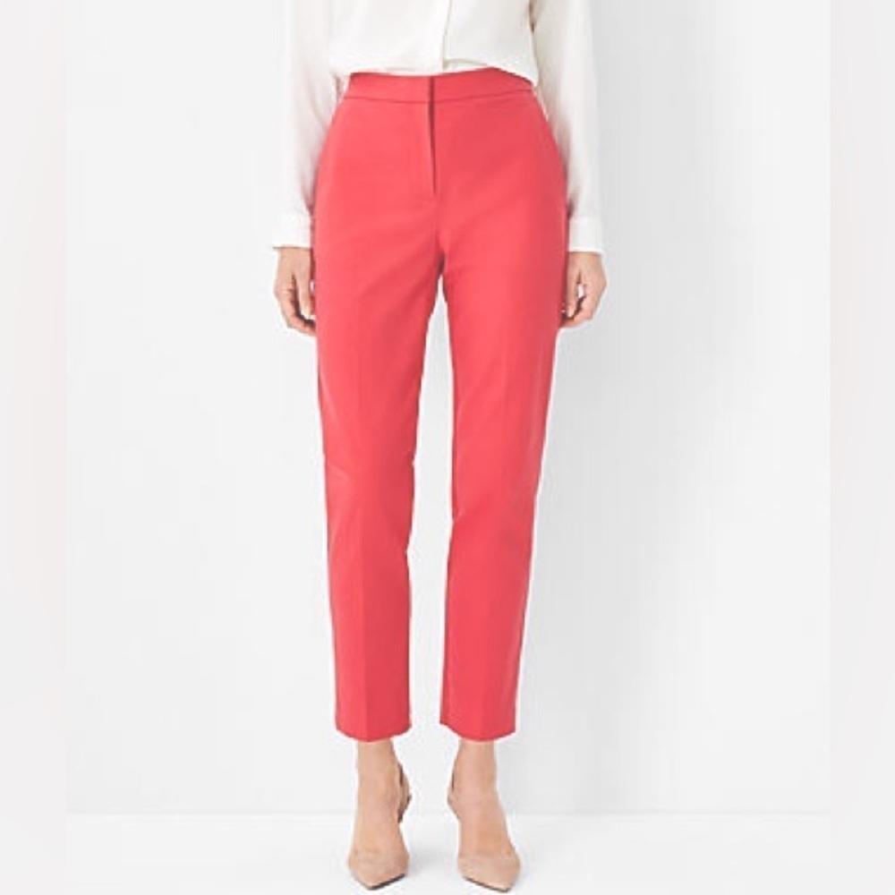 Banana Republic cropped Hampton fit coral pink capris (size 4)